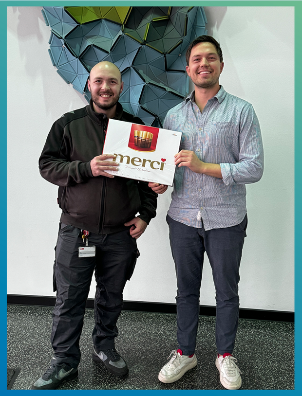 Sergej Ott (Elektroniker für Betriebstechnik) und Stefan Minz (Niederlassungsleiter Niederrhein)